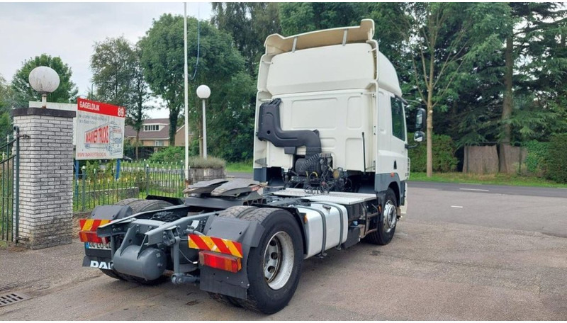 DAF CF 85.410 - Nyergesvontató: 4 kép. DAF CF 85.410 - Nyergesvontató: 4 kép.
