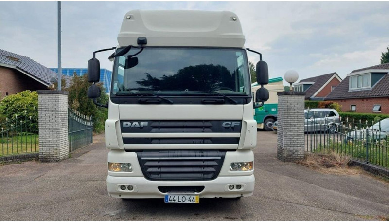 DAF CF 85.410 - Nyergesvontató: 5 kép. DAF CF 85.410 - Nyergesvontató: 5 kép.