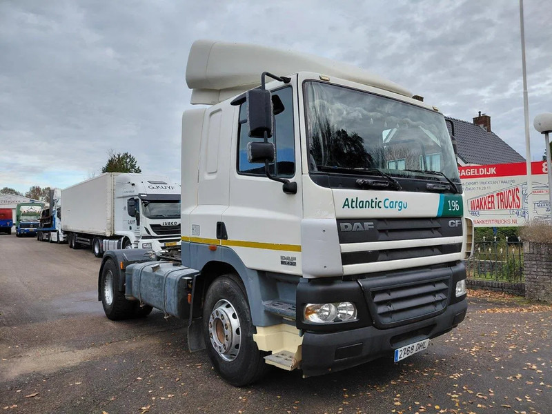 DAF CF 85.430 MANUAL ZF GEARBOX 4x2 Truckhead !! EURO 3 Engine !! - Nyergesvontató: 2 kép. DAF CF 85.430 MANUAL ZF GEARBOX 4x2 Truckhead !! EURO 3 Engine !! - Nyergesvontató: 2 kép.