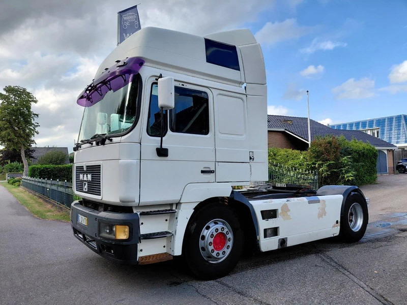 MAN 19.463 F2000 460 HP MANUAL ZF GEARBOX PERFECT CONDITION - Nyergesvontató: 1 kép. MAN 19.463 F2000 460 HP MANUAL ZF GEARBOX PERFECT CONDITION - Nyergesvontató: 1 kép.