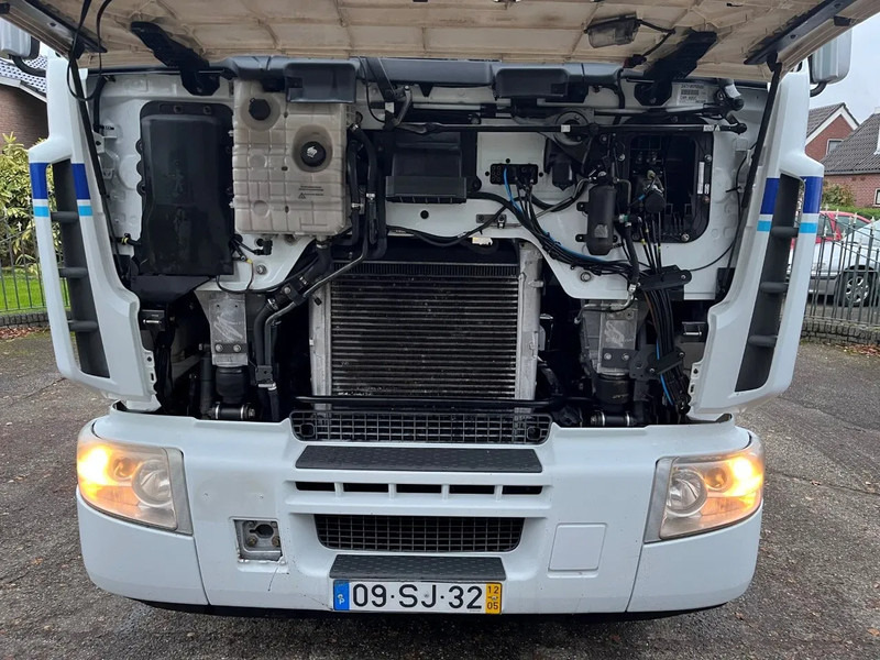 Renault Premium 460 AUTOMATIC RETARDER 2012 - Nyergesvontató: 3 kép. Renault Premium 460 AUTOMATIC RETARDER 2012 - Nyergesvontató: 3 kép.