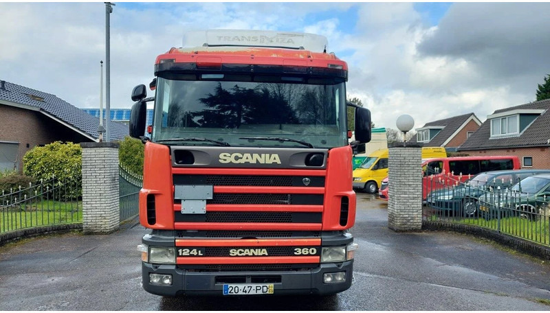 Scania R124-360 360 MANUAL GEARBOX RETARDER HYDRAULIC PTO - Nyergesvontató: 2 kép. Scania R124-360 360 MANUAL GEARBOX RETARDER HYDRAULIC PTO - Nyergesvontató: 2 kép.