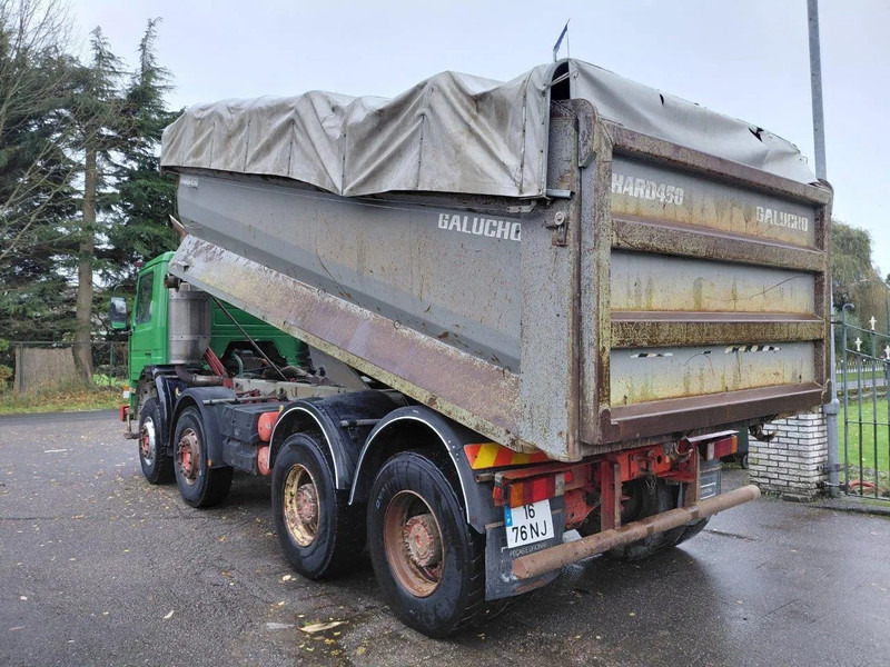 Scania P113-360 8x4 Kipper Steel Suspension - Billenőplatós teherautó: 3 kép. Scania P113-360 8x4 Kipper Steel Suspension - Billenőplatós teherautó: 3 kép.