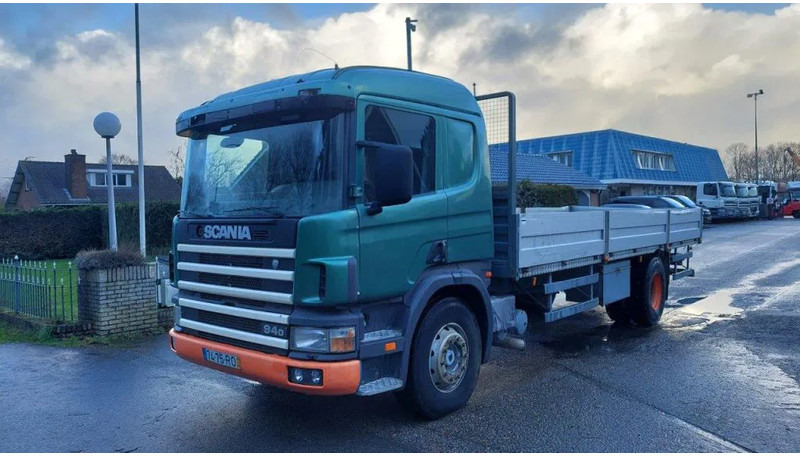 Scania P94-220 Manual Steel - Platós teherautó: 1 kép. Scania P94-220 Manual Steel - Platós teherautó: 1 kép.