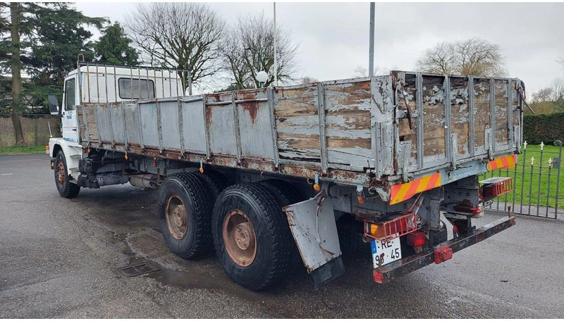 Scania T113-320 6X4 Kipper Steel Spring - Billenőplatós teherautó: 4 kép. Scania T113-320 6X4 Kipper Steel Spring - Billenőplatós teherautó: 4 kép.