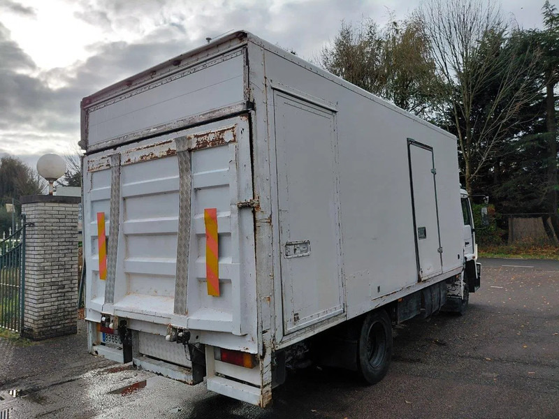 Volvo FL 6 4x2 Box - Dobozos felépítményű teherautó: 3 kép. Volvo FL 6 4x2 Box - Dobozos felépítményű teherautó: 3 kép.