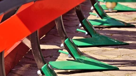 AGRO-MASZ AUC 40H - Kultivátor: 2 kép. AGRO-MASZ AUC 40H - Kultivátor: 2 kép.