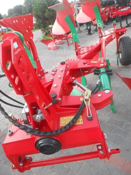 AGRO-MASZ Pług obrotowy 3-skibowy - Eke: 5 kép. AGRO-MASZ Pług obrotowy 3-skibowy - Eke: 5 kép.