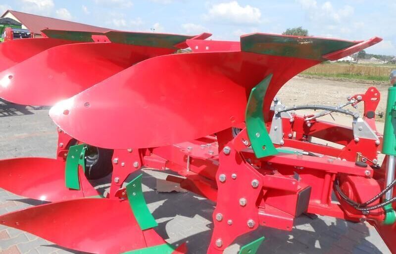 AGRO-MASZ Pług obrotowy 3-skibowy - Eke: 3 kép. AGRO-MASZ Pług obrotowy 3-skibowy - Eke: 3 kép.