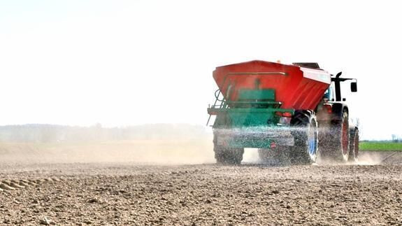 AGRO-MASZ Rozsiewacz REWO - Műtrágyaszóró: 5 kép. AGRO-MASZ Rozsiewacz REWO - Műtrágyaszóró: 5 kép.