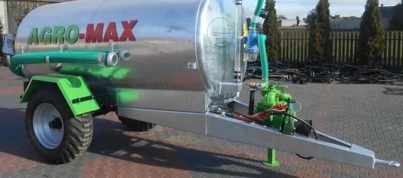 AGRO-MAX Beczkowóz 5000 / Cisterna de agua de 5. - Szippantó tartálykocsi: 1 kép. AGRO-MAX Beczkowóz 5000 / Cisterna de agua de 5. - Szippantó tartálykocsi: 1 kép.