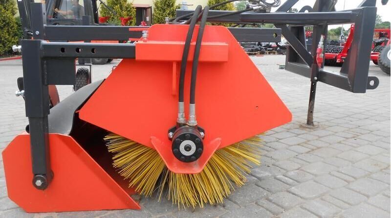 METAL-TECHNIK Zamiatarka 1,6/Sweeper - Ferde seprő - Utcaseprő gép: 3 kép. METAL-TECHNIK Zamiatarka 1,6/Sweeper - Ferde seprő - Utcaseprő gép: 3 kép.