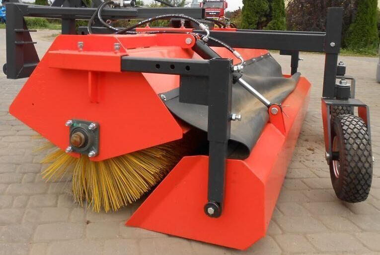 METAL-TECHNIK Zamiatarka 2m/ New Sweeper / Barredora de 2 m - Ferde seprő - Utcaseprő gép: 1 kép. METAL-TECHNIK Zamiatarka 2m/ New Sweeper / Barredora de 2 m - Ferde seprő - Utcaseprő gép: 1 kép.