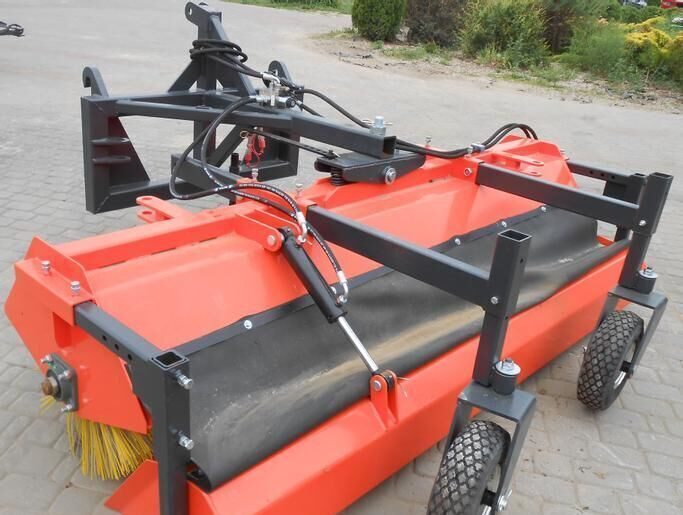 METAL-TECHNIK Zamiatarka 2m/ New Sweeper / Barredora de 2 m - Ferde seprő - Utcaseprő gép: 4 kép. METAL-TECHNIK Zamiatarka 2m/ New Sweeper / Barredora de 2 m - Ferde seprő - Utcaseprő gép: 4 kép.