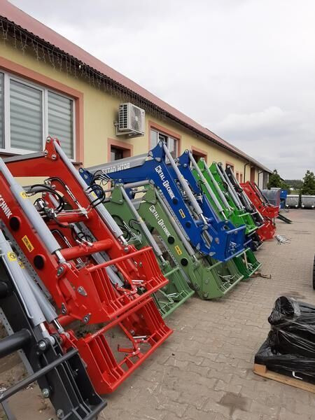 Metal-Technik Frontlader für John Deere 5085 M / Ładowacz czołowy na John Deer - Homlokrakodó traktorhoz - Traktor: 2 kép. Metal-Technik Frontlader für John Deere 5085 M / Ładowacz czołowy na John Deer - Homlokrakodó traktorhoz - Traktor: 2 kép.