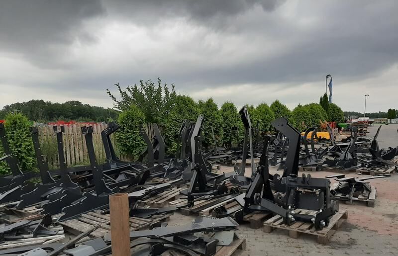 Metal-Technik Frontlader für STEYR 4085 - Homlokrakodó traktorhoz: 3 kép. Metal-Technik Frontlader für STEYR 4085 - Homlokrakodó traktorhoz: 3 kép.
