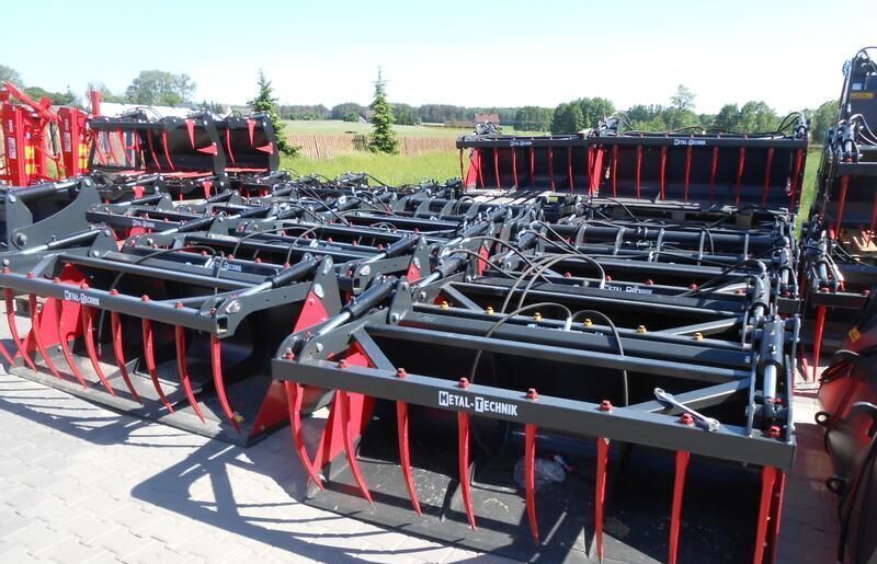 Metal-Technik Łycho-krokodyl 1,6 m* - Kanál, Silózó berendezések - Mezőgazdasági gépek: 5 kép. Metal-Technik Łycho-krokodyl 1,6 m* - Kanál, Silózó berendezések - Mezőgazdasági gépek: 5 kép.