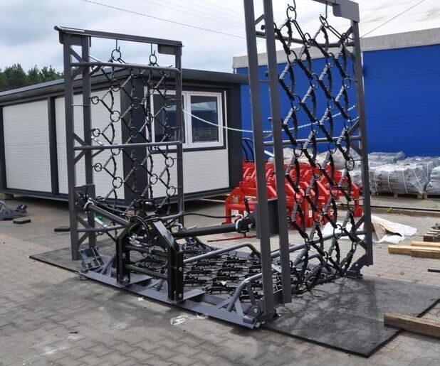 Metal-Technik Włóka łąkowa ciężka, 5m, czterorzędowa - Láncos borona: 4 kép. Metal-Technik Włóka łąkowa ciężka, 5m, czterorzędowa - Láncos borona: 4 kép.