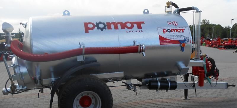 POMOT Single-axial tanker truck/ Beczkowóz wóz asenizacyjny 5000 l - Szippantó tartálykocsi: 2 kép. POMOT Single-axial tanker truck/ Beczkowóz wóz asenizacyjny 5000 l - Szippantó tartálykocsi: 2 kép.