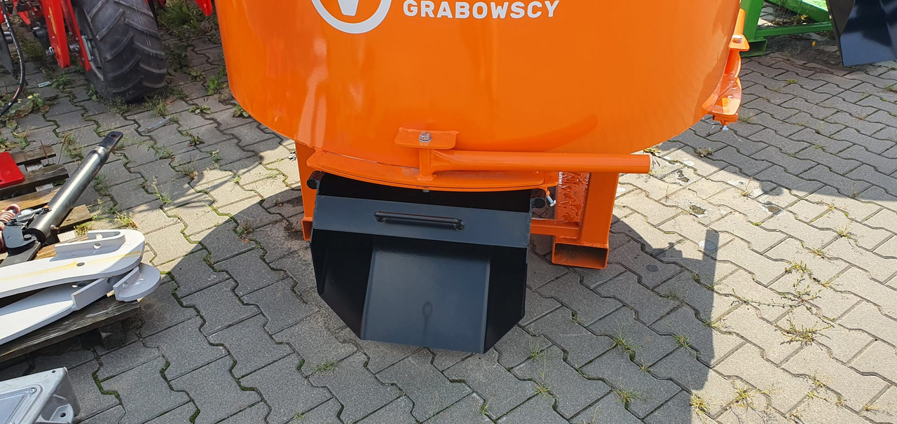 Volant MIHER 800 - Betonkeverő: 3 kép. Volant MIHER 800 - Betonkeverő: 3 kép.