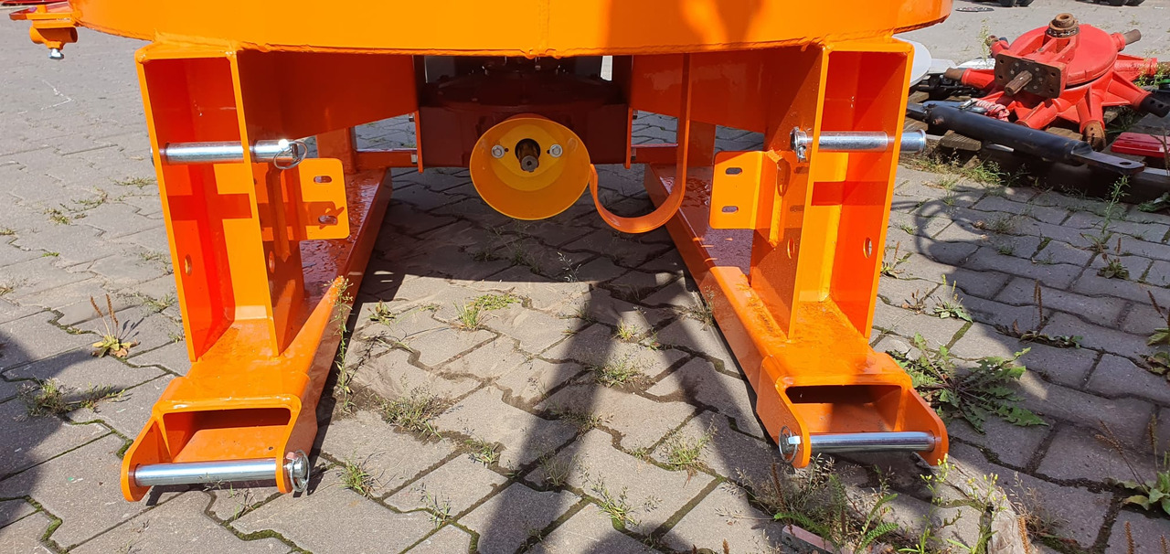 Volant MIHER 800 - Betonkeverő: 2 kép. Volant MIHER 800 - Betonkeverő: 2 kép.