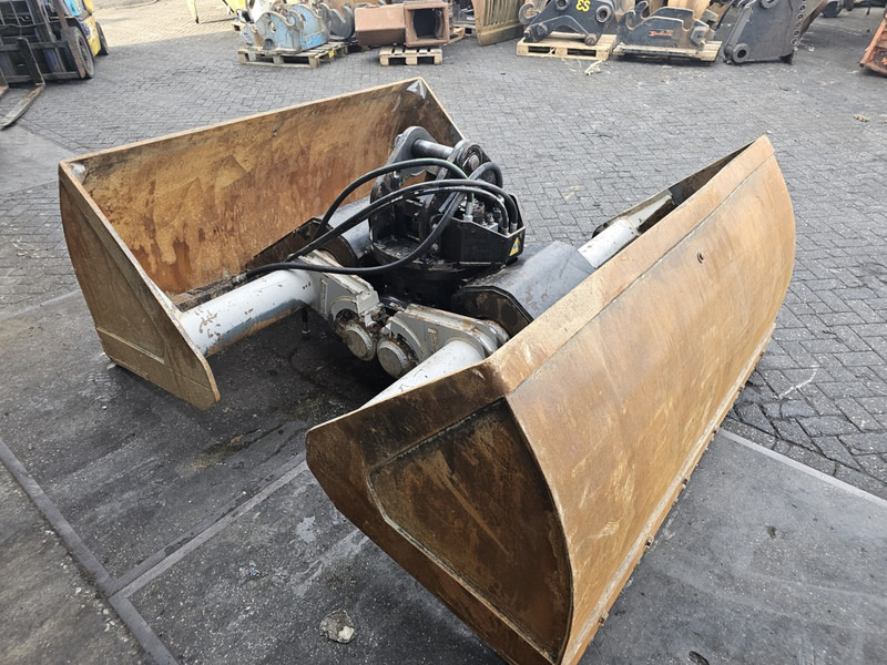 2000l clamshell bucket kinshofer c40hpx zandgrijper - Csipegető kanál - Építőipari gépek: 4 kép. 2000l clamshell bucket kinshofer c40hpx zandgrijper - Csipegető kanál - Építőipari gépek: 4 kép.