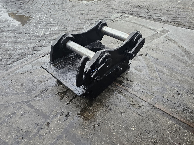 Oilquick 80 coupler connector oq80 oilquick steelwrist - Gyorscsatlakozó - Építőipari gépek: 4 kép. Oilquick 80 coupler connector oq80 oilquick steelwrist - Gyorscsatlakozó - Építőipari gépek: 4 kép.