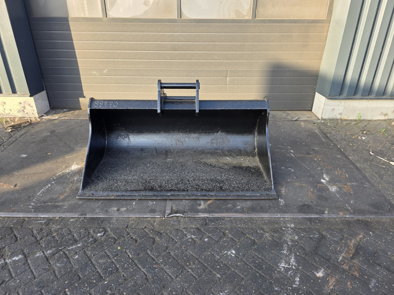 S60 slotenbak brede bak eurosteel s60 s 60 slotenbak - Kanál - Építőipari gépek: 1 kép. S60 slotenbak brede bak eurosteel s60 s 60 slotenbak - Kanál - Építőipari gépek: 1 kép.