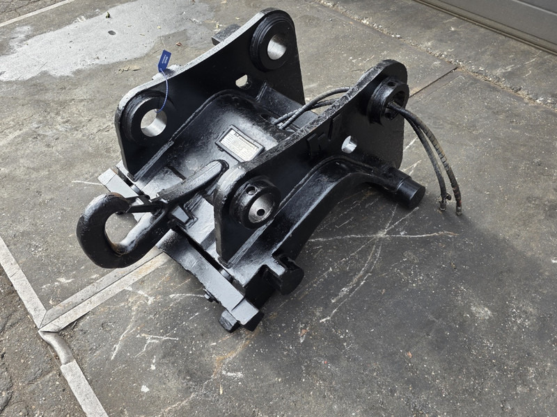 Snelwissel cw45 coupler verachtert coupler cw45 verachtert - Gyorscsatlakozó - Építőipari gépek: 2 kép. Snelwissel cw45 coupler verachtert coupler cw45 verachtert - Gyorscsatlakozó - Építőipari gépek: 2 kép.