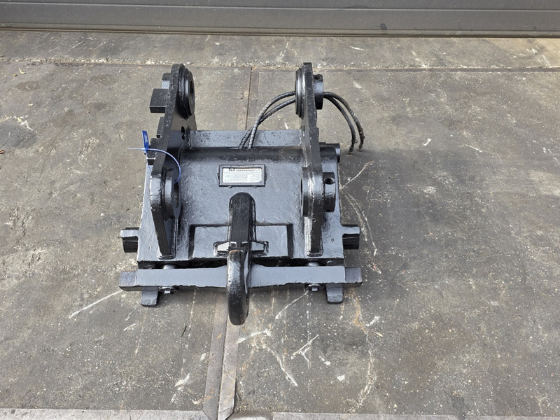 Snelwissel cw45 coupler verachtert coupler cw45 verachtert - Gyorscsatlakozó - Építőipari gépek: 1 kép. Snelwissel cw45 coupler verachtert coupler cw45 verachtert - Gyorscsatlakozó - Építőipari gépek: 1 kép.