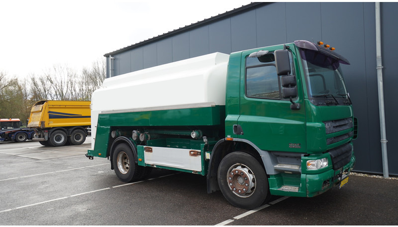 DAF 75.250 FUEL TANK TRUCK 11.300LTR 783.400KM - Tartályos teherautó: 4 kép. DAF 75.250 FUEL TANK TRUCK 11.300LTR 783.400KM - Tartályos teherautó: 4 kép.