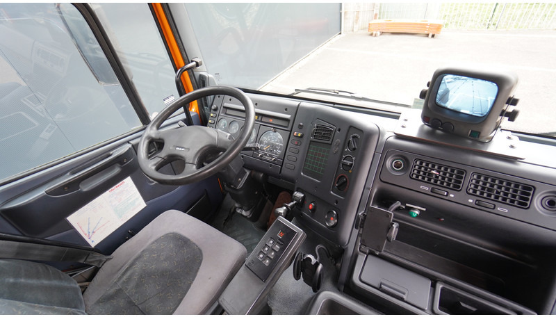 DAF CF 65.210 HOOKARM SYSTEM WITH PALFINGER PK 9501 CRANE - Darus autó: 5 kép. DAF CF 65.210 HOOKARM SYSTEM WITH PALFINGER PK 9501 CRANE - Darus autó: 5 kép.