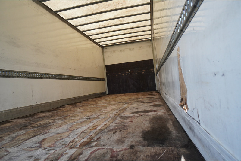 DAF LF 180 CLOSED BOX 310.600KM - Dobozos felépítményű teherautó: 5 kép. DAF LF 180 CLOSED BOX 310.600KM - Dobozos felépítményű teherautó: 5 kép.