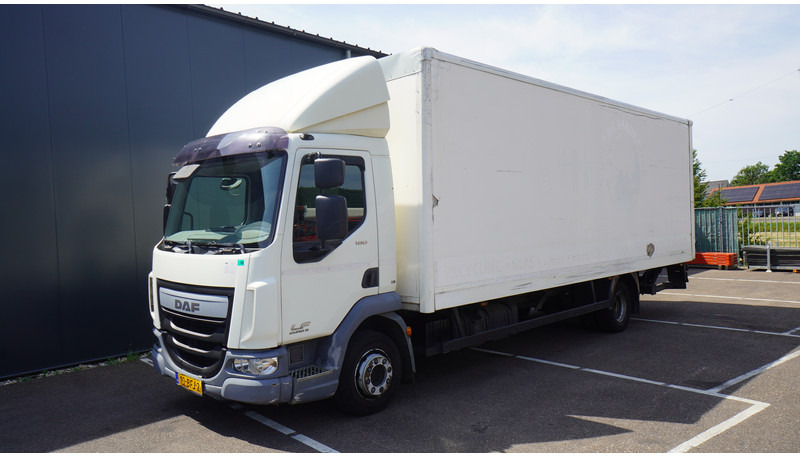 DAF LF 180 CLOSED BOX 310.600KM - Dobozos felépítményű teherautó: 3 kép. DAF LF 180 CLOSED BOX 310.600KM - Dobozos felépítményű teherautó: 3 kép.