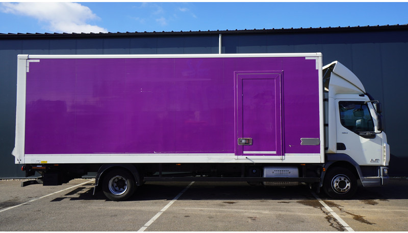 DAF LF 180 CLOSED/CURTAINSIDE 438.000KM - Ponyvás teherautó: 2 kép. DAF LF 180 CLOSED/CURTAINSIDE 438.000KM - Ponyvás teherautó: 2 kép.