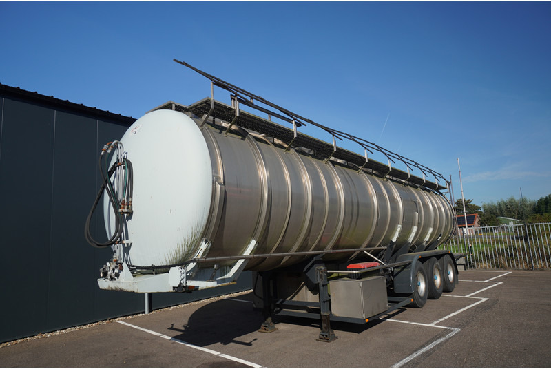 Dijkstra 3 AXLE CHEMIE TANK TRAILER 42 m3 - Tartályos félpótkocsi: 2 kép. Dijkstra 3 AXLE CHEMIE TANK TRAILER 42 m3 - Tartályos félpótkocsi: 2 kép.