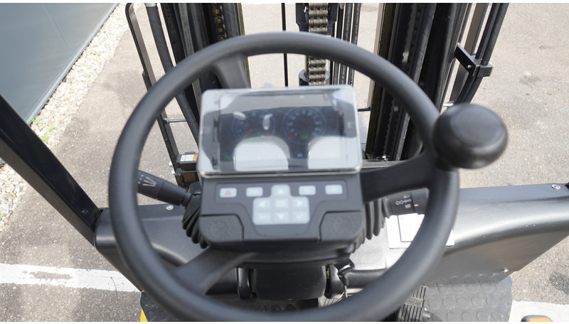 Eurotrac FE18-S 1.8 TON TRIPLEX 3-STAGE NEW FORKLIFT - Építőipari gépek: 5 kép. Eurotrac FE18-S 1.8 TON TRIPLEX 3-STAGE NEW FORKLIFT - Építőipari gépek: 5 kép.