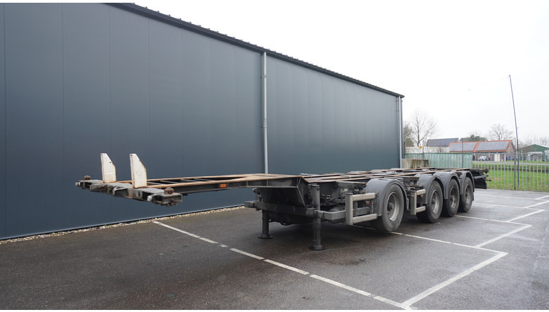 Floor 4 AXLE BREAKER CONTAINER TRAILER - Félpótkocsi cserefelépítményes: 2 kép. Floor 4 AXLE BREAKER CONTAINER TRAILER - Félpótkocsi cserefelépítményes: 2 kép.