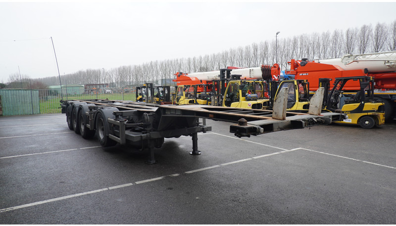 Floor 4 AXLE BREAKER CONTAINER TRAILER - Félpótkocsi cserefelépítményes: 3 kép. Floor 4 AXLE BREAKER CONTAINER TRAILER - Félpótkocsi cserefelépítményes: 3 kép.