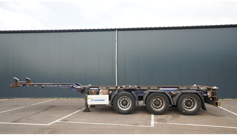 Krone 3 AXLE CONTAINER TRANSPORT TRAILER EXTENDABLE 45 FT - Félpótkocsi cserefelépítményes: 1 kép. Krone 3 AXLE CONTAINER TRANSPORT TRAILER EXTENDABLE 45 FT - Félpótkocsi cserefelépítményes: 1 kép.