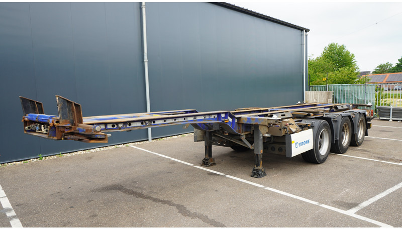 Krone 3 AXLE CONTAINER TRANSPORT TRAILER EXTENDABLE 45 FT - Félpótkocsi cserefelépítményes: 2 kép. Krone 3 AXLE CONTAINER TRANSPORT TRAILER EXTENDABLE 45 FT - Félpótkocsi cserefelépítményes: 2 kép.