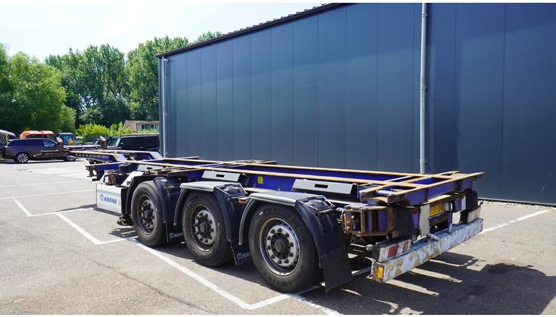 Krone 3 AXLE CONTAINER TRANSPORT TRAILER EXTENDABLE 45 FT - Félpótkocsi cserefelépítményes: 5 kép. Krone 3 AXLE CONTAINER TRANSPORT TRAILER EXTENDABLE 45 FT - Félpótkocsi cserefelépítményes: 5 kép.