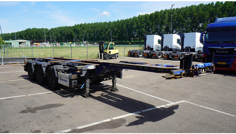 Krone 3 AXLE CONTAINER TRANSPORT TRAILER EXTENDABLE 45 FT - Félpótkocsi cserefelépítményes: 3 kép. Krone 3 AXLE CONTAINER TRANSPORT TRAILER EXTENDABLE 45 FT - Félpótkocsi cserefelépítményes: 3 kép.