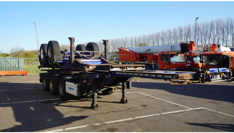 Krone 3 AXLE CONTAINER TRANSPORT TRAILER - Félpótkocsi cserefelépítményes: 3 kép. Krone 3 AXLE CONTAINER TRANSPORT TRAILER - Félpótkocsi cserefelépítményes: 3 kép.