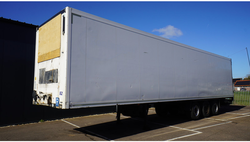 Krone 3 AXLE ISOTHERM BOX TRAILER - Félpótkocsi hűtős: 2 kép. Krone 3 AXLE ISOTHERM BOX TRAILER - Félpótkocsi hűtős: 2 kép.