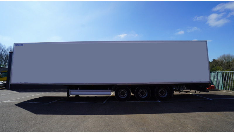 LAMBERET 3 AXLE FRIGO TRAILER CARRIER VECTOR 1950 BI-TEMP - Félpótkocsi hűtős: 1 kép. LAMBERET 3 AXLE FRIGO TRAILER CARRIER VECTOR 1950 BI-TEMP - Félpótkocsi hűtős: 1 kép.