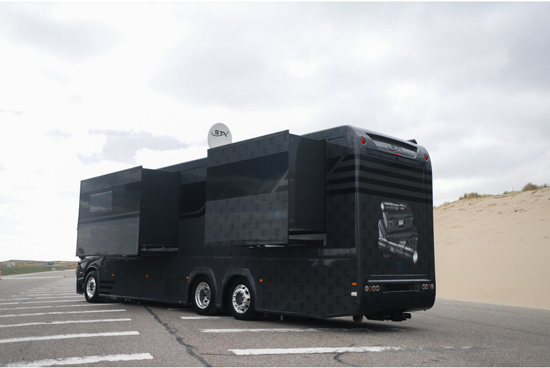 Mercedes-Benz ACTROS 2651 6X2 STX CAMPER POP-OUT MOTORHOME - Lakóautó: 4 kép. Mercedes-Benz ACTROS 2651 6X2 STX CAMPER POP-OUT MOTORHOME - Lakóautó: 4 kép.