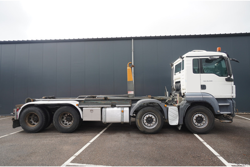 MAN TGS 35.400 8x4 HOOKARM SYSTEM MANUAL GEARBOX - Horgos rakodó teherautó: 4 kép. MAN TGS 35.400 8x4 HOOKARM SYSTEM MANUAL GEARBOX - Horgos rakodó teherautó: 4 kép.