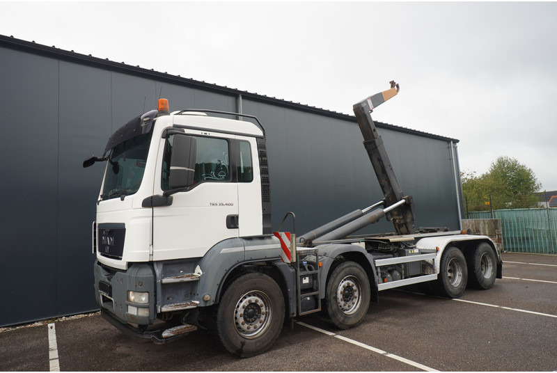 MAN TGS 35.400 8x4 HOOKARM SYSTEM MANUAL GEARBOX - Horgos rakodó teherautó: 2 kép. MAN TGS 35.400 8x4 HOOKARM SYSTEM MANUAL GEARBOX - Horgos rakodó teherautó: 2 kép.