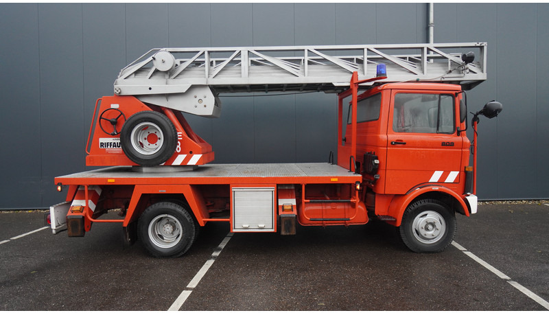 Mercedes-Benz 809 FIRE LADDER TRUCK 13.100KM MANUAL GEARBOX - Tűzoltóautó: 4 kép. Mercedes-Benz 809 FIRE LADDER TRUCK 13.100KM MANUAL GEARBOX - Tűzoltóautó: 4 kép.